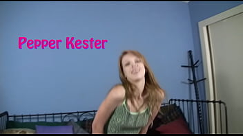 Solo de Pepper Kester avec jouets