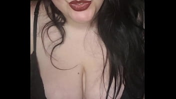 Leono a busty slave who wants to serve your orders, do you want to play with me?