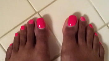 CD Cums on Toes