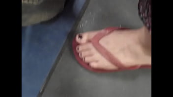 Little blonde feet in havaianas on bus 1