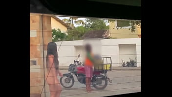 Naughty wife received the water delivery boy totally naked at her door Pipa Beach (RN) Luana Kazaki