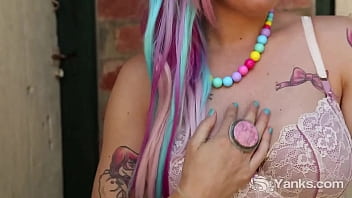 Tattooed Yanks Zahra Masturbating Outdoors