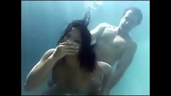 Christina Aguchi - секс под водой: страсть