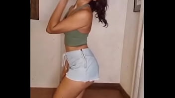 My sexy Gf Sri Lankan girl dancing