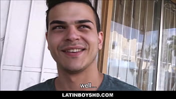 Hetero-Latino-Jock willigt ein, schwulen Filmproduzenten für Bargeld zu ficken POV - Tim Hanes, Jacob Tyler