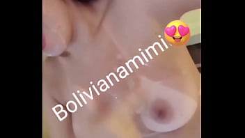 Vous voulez voir comment il éjacule dans ma bouche ?... allez sur bolivianamimi.tv
