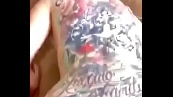 $ 100 prostituta tatuata
