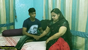 Indischer Teenboy fickt seinen sexy heißen Bhabhi heimlich zu Hause !! Bester indischer Teenie-Sex
