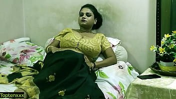 Sexo secreto de menino indiano colagem com bela tamil bhabhi !! Melhor sexo no saree se tornando viral