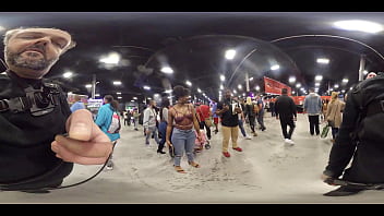 Amateur ebony convention attendee gives me body tour at EXXXotica NJ 2021 in 360 degree VR