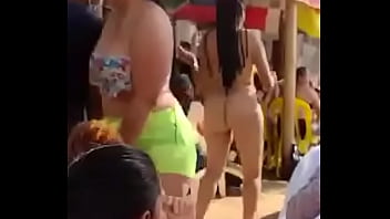 Donna nuda sulla spiaggia di Taganga (Parte 2)