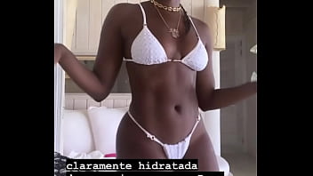 Singer iza in a bikini showing her butt