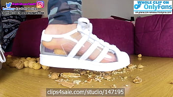 boso śmierdzące spocone stopy miażdżą Sneaker Crush adidas superstars miażdżą