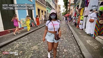 Kriss Hotwife s'exhibe dans le site touristique de Salvador, avec un court métrage qui laisse tout tomber