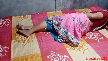 インド人妻ドギースタイルファック（Localsex31による公式ビデオ）