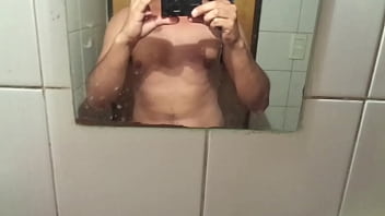 Mi segundo video en la ducha con final Feliz baño de lechita
