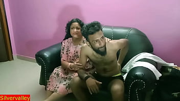 Desi sexy zia fa sesso con il nipote dopo essere venuto dal college! Video di sesso bollente in hindi