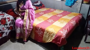 Индийское розовое сари дези жестко и глубоко трахается (официальное видео Localsex31)