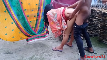 Секс индийской бхаби дези на улице (официальное видео от localsex31)