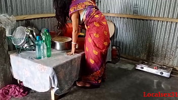 Красное сари, симпатичный бенгальский секс Boudi (официальное видео Localsex31)