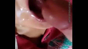 Vídeo perdido na galeria minha ex tomando gozada na boca essa engolia todo o leite