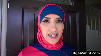 イスラム教徒の妻が家主と性交して家賃を支払う