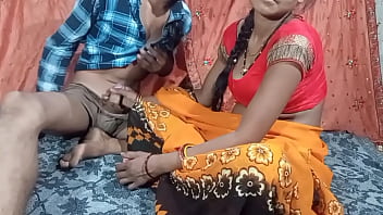 Donne indiane del sesso bollente con voce chiara in hindi scopano a casa