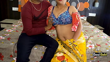 Sexo indiano Bhabhi durante contrato de aluguel de casa com voz clara em hindi