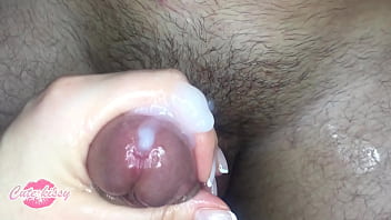 Masturbação extrema close-up com grande gozada