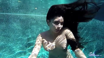 Sirena Erótica: Aaliyah Hadid pt1