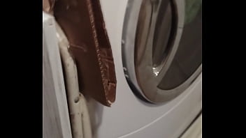 Tangas en la secadora de mi hijastra.