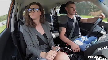 Driving tutor babe outdoor fucked by student driver