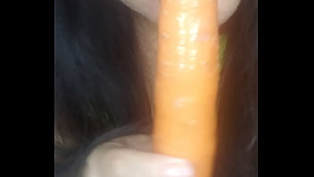 Rico placer con mi zanahoria