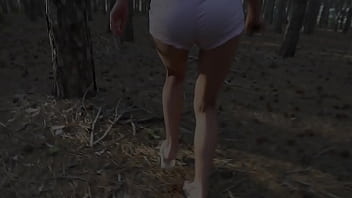 A stranger fucked a cute girl hard in the forest