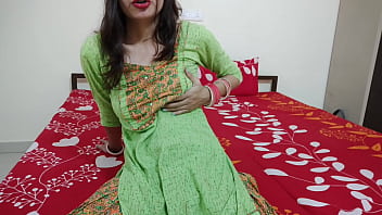 Video de la hermanastra india con cámara lenta en audio hindi (parte 2) Juego de roles saarabhabhi6 con conversación sucia HD