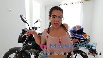 Obligo a Mi Prima Xara Rouxxx a Bailar Desnuda en Mi Motocicleta en Medellín Colombia - Lauren latina Cash El Rey del Minuto