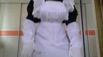 victorian maid in niqab playing on cam