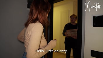 I got fucked by a pizza delivery guy for a FREE PIZZA