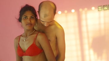 Mst sumona e Manik Mia - Un ragazzo arrapato gioca con una ragazza universitaria bengalese e si fa succhiare la tetta nucarale Deshi Sex
