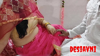 Desi avni 新婚 明確なヒンディー語の声でハロウィーンの日を楽しむ