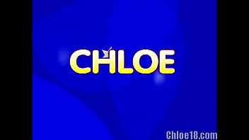 Banheira de hidromassagem jovem lésbica fica molhada - Chloe 18