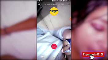 Video llamada WhatsApp 02 mi hermanastra me deja mostrar su culo en vivo a un subscriptor, suscríbete para mas¡¡¡¡