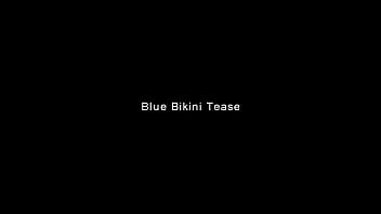 Bikini blu stuzzicato - Kylie Jacobs