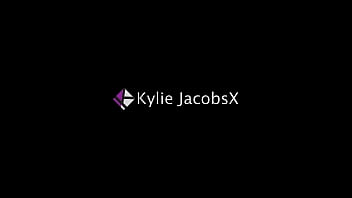 Pris en train de regarder ma jupe en satin - Kylie Jacobs