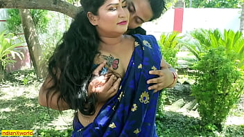 Desi 热家庭主妇与新印度男孩发生惊人的 XXX 性爱！ 热性