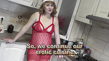 In transparent peignoir without panties and bra sexy Milf Frina continues her naked cooking. Today on the menu is New Year's express - pizza in pan. Big ass. Butt. Pussy. Natural tits. Boobs. Nipples