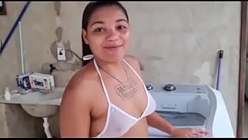 Tigresa VIP faz anal na lavanderia