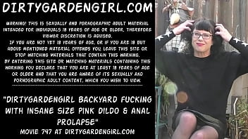 Dirtygardengirl backyard fucking with insane size pink dildo & anal prolapse