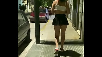 caminando por la calle y creampie anal