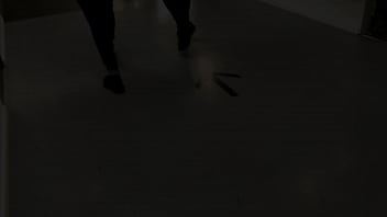 Public Flash - Женский сквиртующий оргазм с дистанционной игрушкой в торговом центре - Контролируйте киску учительницы с Lush - MissCreamy